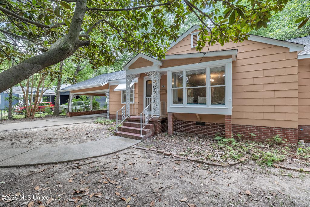 314 Colonial Cir, Jackson