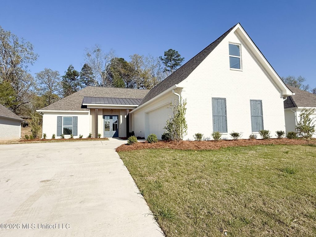 348 Oakville Cir, Brandon