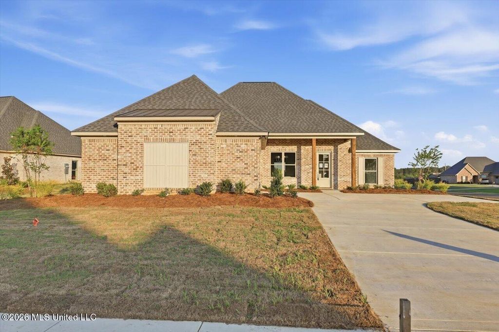 141 Palace Xing, Flowood